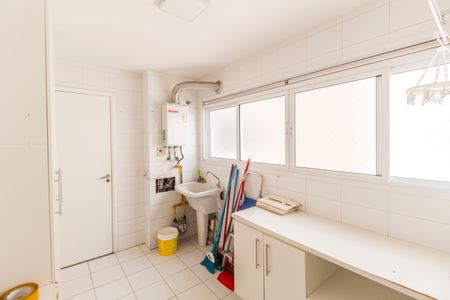 Apartamento para alugar com 158m², 3 quartos e 3 vagasÁrea de Serviço