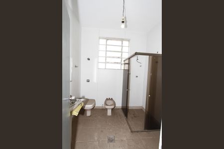 Casa à venda com 320m², 5 quartos e 2 vagasBanheiro 1