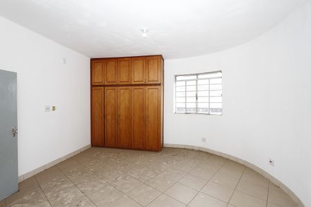 Casa à venda com 320m², 5 quartos e 2 vagasQuarto 3
