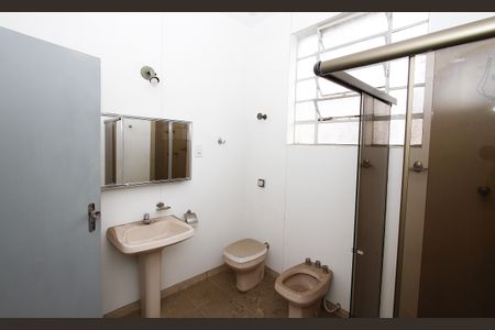 Casa à venda com 320m², 5 quartos e 2 vagasBanheiro 1