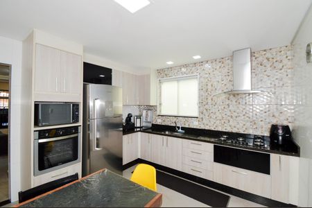 Casa à venda com 150m², 3 quartos e 2 vagasCozinha