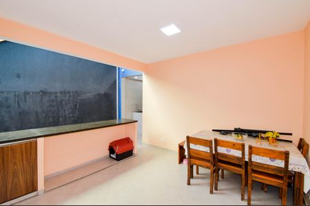 Casa à venda com 150m², 3 quartos e 2 vagasÁrea de Serviço