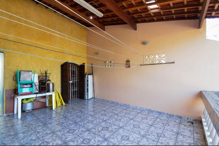 Casa à venda com 150m², 3 quartos e 2 vagasVaranda