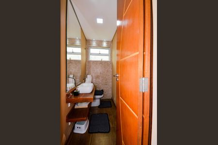 Casa à venda com 150m², 3 quartos e 2 vagasLavabo