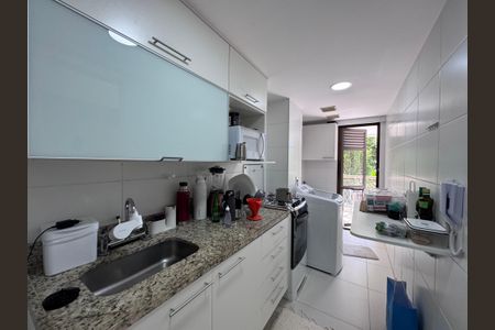 Apartamento à venda com 72m², 2 quartos e 2 vagasCozinha e Área de Serviço
