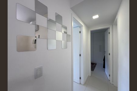 Apartamento à venda com 72m², 2 quartos e 2 vagasCorredor
