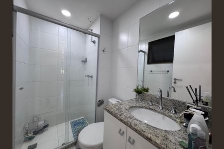 Apartamento à venda com 72m², 2 quartos e 2 vagasBanheiro Social
