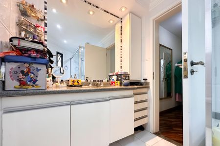 Apartamento à venda com 153m², 4 quartos e 2 vagasBanheiro da Suíte