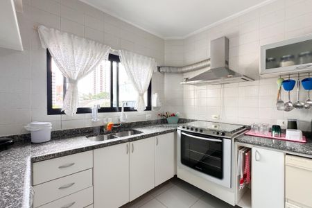 Apartamento à venda com 153m², 4 quartos e 2 vagasCozinha