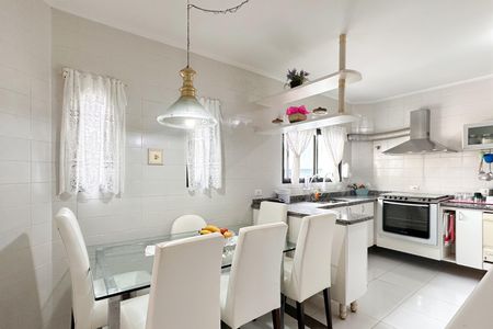 Apartamento à venda com 153m², 4 quartos e 2 vagasCopa