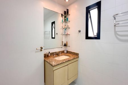 Apartamento à venda com 153m², 4 quartos e 2 vagasBanheiro Social