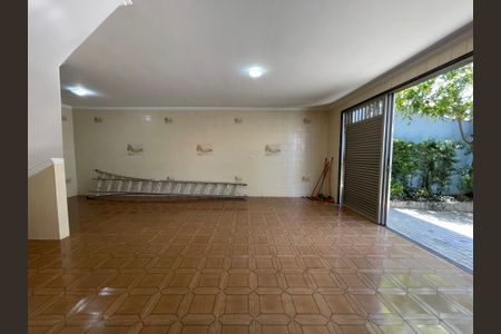 Casa para alugar com 250m², 6 quartos e 5 vagas Casa para alugar com 250m², 6 quartos e 5 vagasGaragem