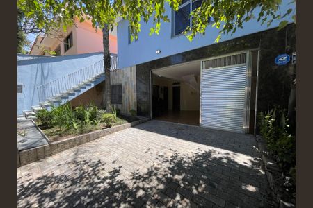 Casa para alugar com 250m², 6 quartos e 5 vagas Casa para alugar com 250m², 6 quartos e 5 vagasGaragem
