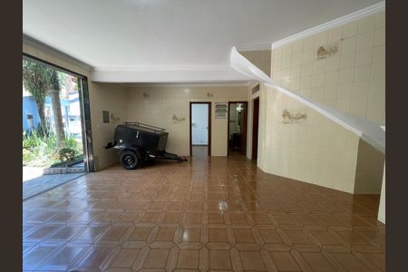Casa para alugar com 250m², 6 quartos e 5 vagas Casa para alugar com 250m², 6 quartos e 5 vagasGaragem
