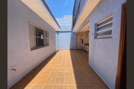 Casa para alugar com 250m², 6 quartos e 5 vagas Casa para alugar com 250m², 6 quartos e 5 vagasQuintal