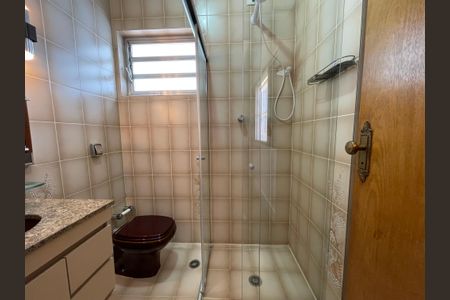 Casa para alugar com 250m², 6 quartos e 5 vagas Casa para alugar com 250m², 6 quartos e 5 vagasBanheiro 3