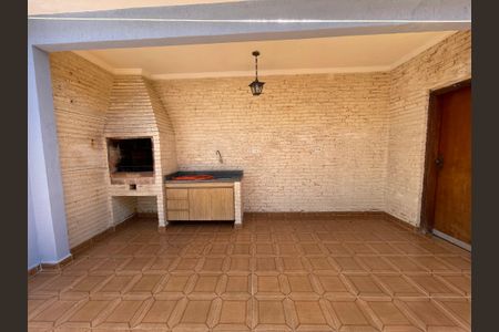 Casa para alugar com 250m², 6 quartos e 5 vagas Casa para alugar com 250m², 6 quartos e 5 vagasQuintal