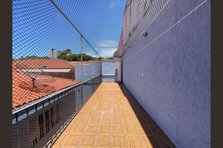 Casa para alugar com 250m², 6 quartos e 5 vagas Casa para alugar com 250m², 6 quartos e 5 vagasVaranda