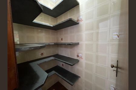 Casa para alugar com 250m², 6 quartos e 5 vagas Casa para alugar com 250m², 6 quartos e 5 vagasDespensa