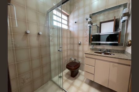 Casa para alugar com 250m², 6 quartos e 5 vagas Casa para alugar com 250m², 6 quartos e 5 vagasBanheiro 2