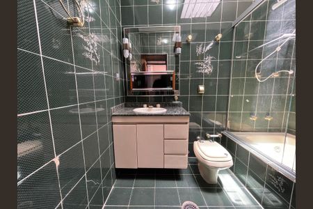 Casa para alugar com 250m², 6 quartos e 5 vagas Casa para alugar com 250m², 6 quartos e 5 vagasBanheiro 4