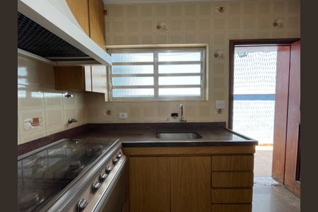 Casa para alugar com 250m², 6 quartos e 5 vagas Casa para alugar com 250m², 6 quartos e 5 vagasCozinha