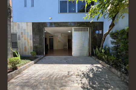 Casa para alugar com 250m², 6 quartos e 5 vagas Casa para alugar com 250m², 6 quartos e 5 vagasGaragem