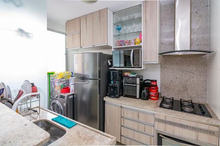 Cozinha de apartamento à venda com 2 quartos, 45m² em Cinquentenario, Belo Horizonte