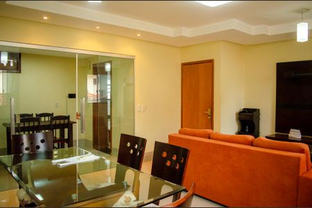 Apartamento para alugar com 3 quartos, 99m² em Setor Aeroporto, Goiânia