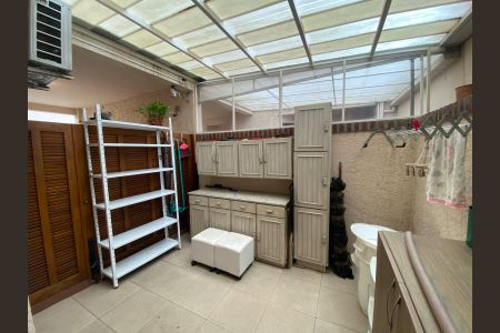 Casa de condomínio para alugar com 194m², 2 quartos e 1 vagaÁrea de Serviço 