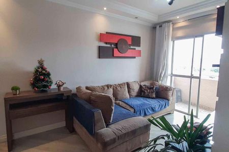 Sala  de apartamento para alugar com 3 quartos, 75m² em Quitaúna, Osasco