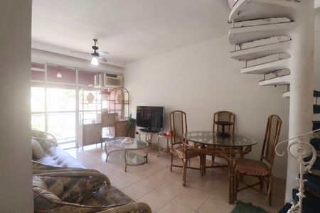 Sala de apartamento para alugar com 2 quartos, 100m² em Jardim Tres Marias, Guarujá