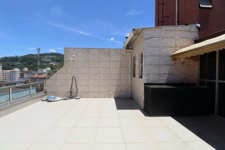 Apartamento para alugar com 100m², 2 quartos e 1 vaga Apartamento para alugar com 100m², 2 quartos e 1 vagaVaranda