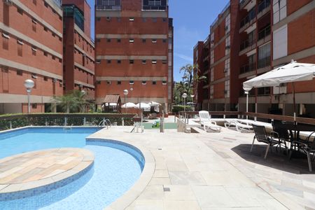 Apartamento para alugar com 100m², 2 quartos e 1 vaga Apartamento para alugar com 100m², 2 quartos e 1 vagaÁrea comum - Piscina