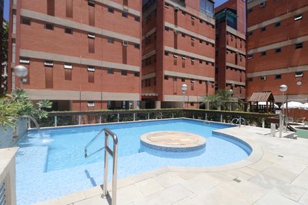 Apartamento para alugar com 100m², 2 quartos e 1 vaga Apartamento para alugar com 100m², 2 quartos e 1 vagaÁrea comum - Piscina