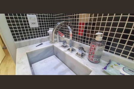 Apartamento à venda com 44m², 2 quartos e 1 vagaBanheiro Social