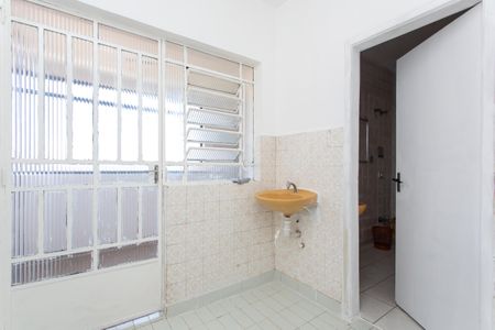 Casa para alugar com 145m², 5 quartos e sem vaga Casa para alugar com 145m², 5 quartos e sem vagaBanheiro 1 - Lavatório