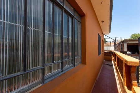 Casa para alugar com 145m², 5 quartos e sem vaga Casa para alugar com 145m², 5 quartos e sem vagaVaranda