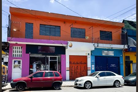 Casa para alugar com 145m², 5 quartos e sem vaga Casa para alugar com 145m², 5 quartos e sem vagaFachada