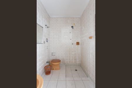 Casa para alugar com 145m², 5 quartos e sem vaga Casa para alugar com 145m², 5 quartos e sem vagaBanheiro 1