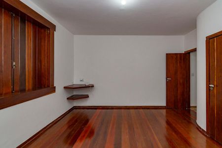 Casa à venda com 478m², 4 quartos e 6 vagasSuíte 4