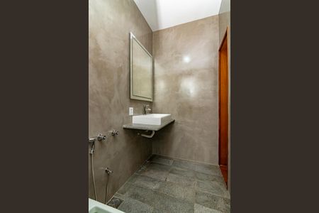 Casa à venda com 478m², 4 quartos e 6 vagasBanheiro da Suíte 2