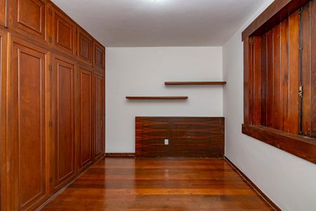 Casa à venda com 478m², 4 quartos e 6 vagasSuíte 1