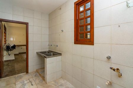 Casa à venda com 478m², 4 quartos e 6 vagasÁrea de Serviço