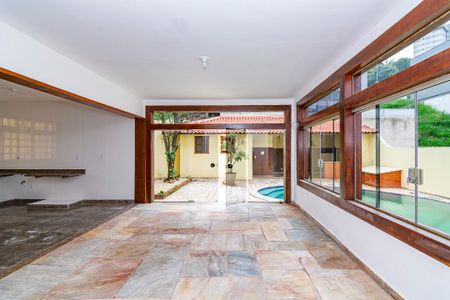 Casa à venda com 478m², 4 quartos e 6 vagasSala 3