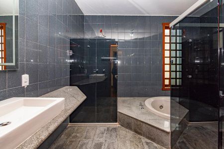 Casa à venda com 478m², 4 quartos e 6 vagasSuíte 4