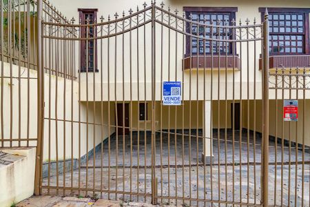 Casa à venda com 478m², 4 quartos e 6 vagasplaca instalada em 18/12/2025 com o código KXDG-34