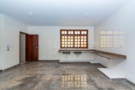 Casa à venda com 478m², 4 quartos e 6 vagasCozinha