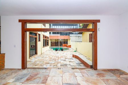 Casa à venda com 478m², 4 quartos e 6 vagasQuintal