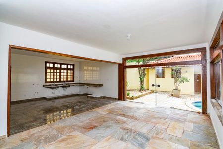Casa à venda com 478m², 4 quartos e 6 vagasSala 3